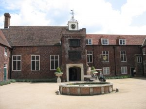 london flatshare, springboard barons court, london houseshare, young professional accommodation london, graduate accommodation london, flatshare london, all inclusive flatshare london, all inclusive graduate accommodation, accommodation London, springboard fulham